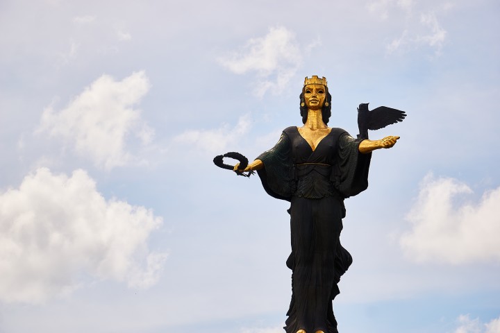 cose da vedere a Sofia in 3 giorni, una delle statue in centro città